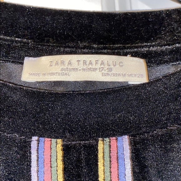 Beautiful embroidered velvet Zara top NWT - Picture 3 of 5